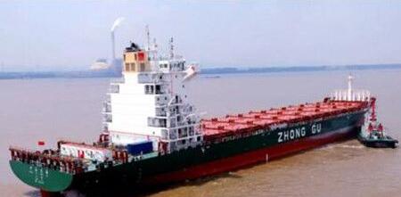 金陵船廠第二艘1900箱集裝箱船順利完成海試